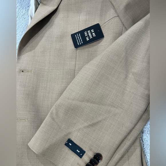 [Express] NWT Slim Tan Wool-Blend Modern Tech
Suit Jacket - Picture 6 of 8